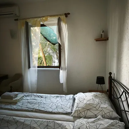 度假居 Holiday Home Olivetree Rab *
