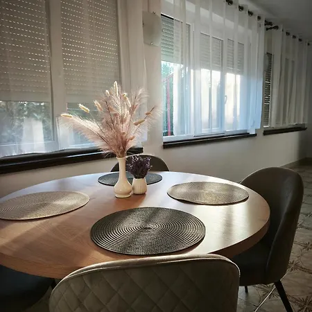 Holiday Home Olivetree Rab 度假居 苏佩塔斯卡德拉加